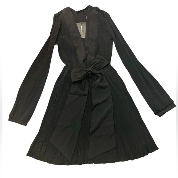 PrettyLittleThing Dresses & Skirts - Pretty Little Thing Black Plunge Neck Pleated Party Dress Womens 8 UK12